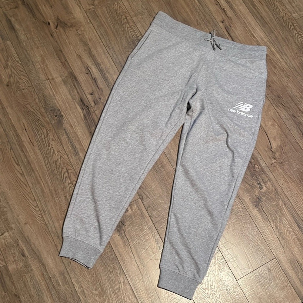 MENS GRAY NEW BALANCE SWEATPANTS